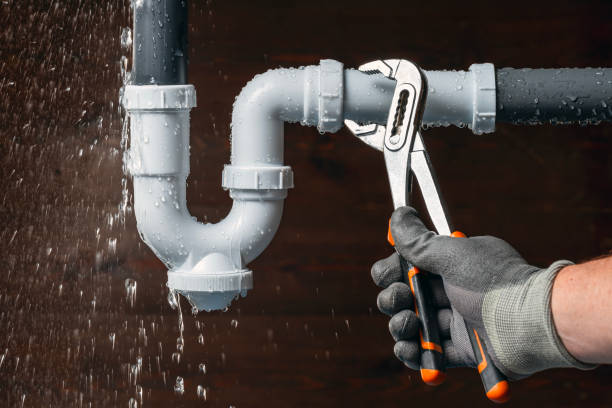 Professional Pipe Repair technician working in Yukon, MO